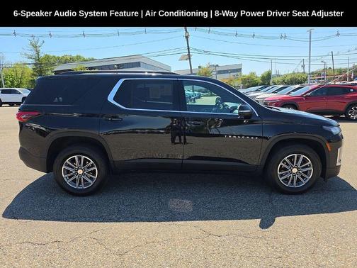 Mosaic Black Metallic 2023 Chevrolet Traverse LT Cloth