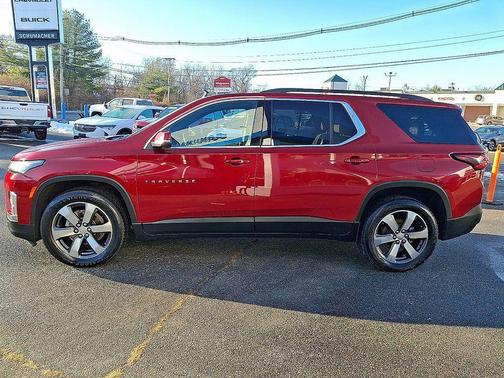 2022 Chevrolet Traverse LT Leather