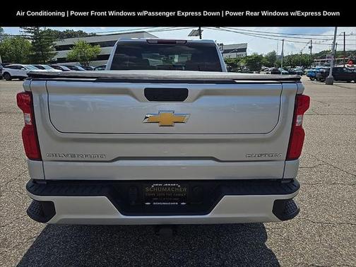 2022 Chevrolet Silverado 1500 Custom