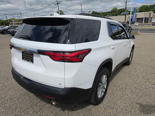 Summit White 2023 Chevrolet Traverse LT Cloth