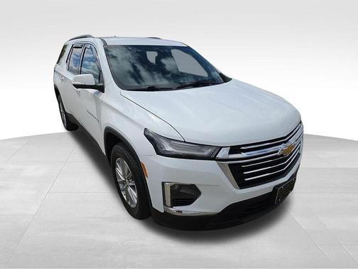 Summit White 2023 Chevrolet Traverse LT Cloth