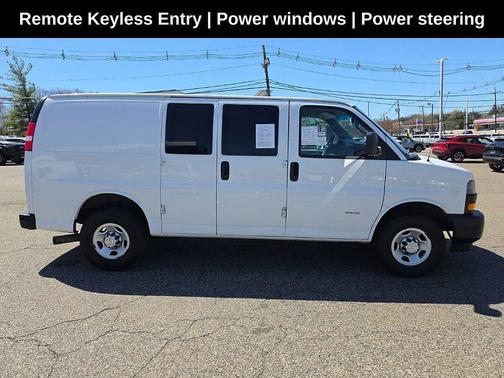 Summit White 2021 Chevrolet Express 2500 RWD 2500 Regular Wheelbase WT