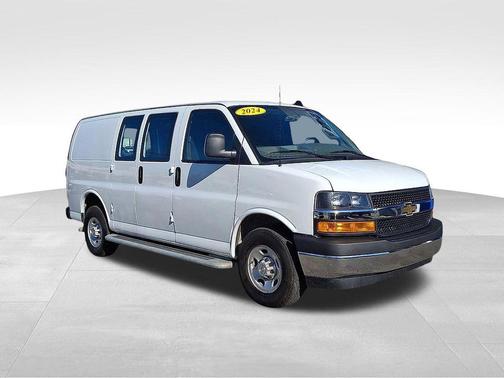 Summit White 2024 Chevrolet Express 2500 Work Van