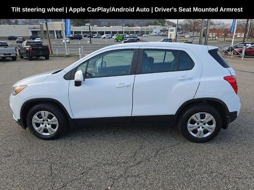Summit White 2018 Chevrolet Trax LS