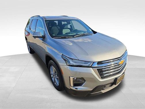 Sterling Gray Metallic 2023 Chevrolet Traverse LT Cloth