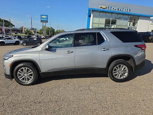 Sterling Gray Metallic 2023 Chevrolet Traverse LT Cloth