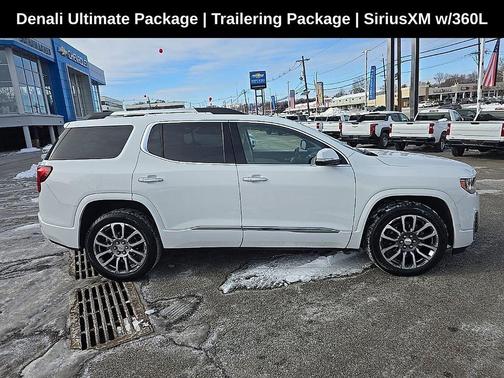 2023 GMC Acadia Denali