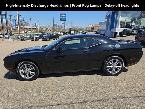 2022 Dodge Challenger SXT