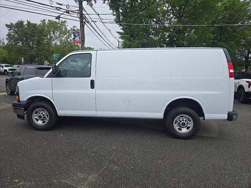 2022 GMC Savana 2500 Work Van