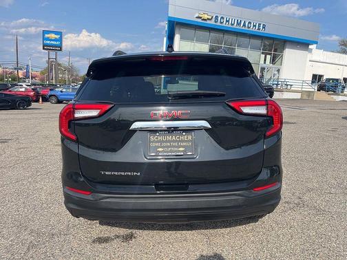 2022 GMC Terrain SLE