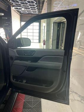 Blue Diamond Metallic 2018 Lincoln Navigator Select