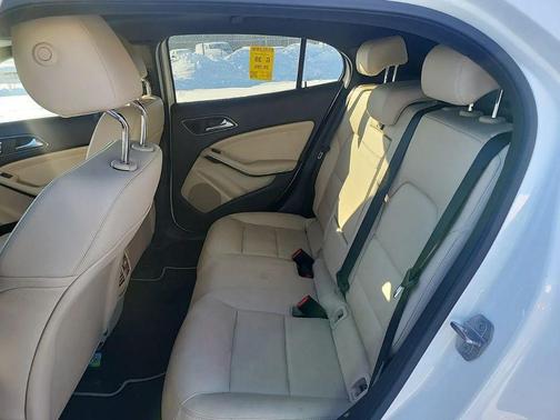 White 2020 Mercedes-Benz GLA 250 4MATIC
