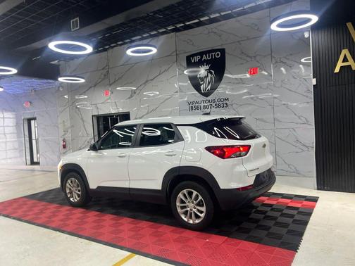 Summit White 2024 Chevrolet Trailblazer LS