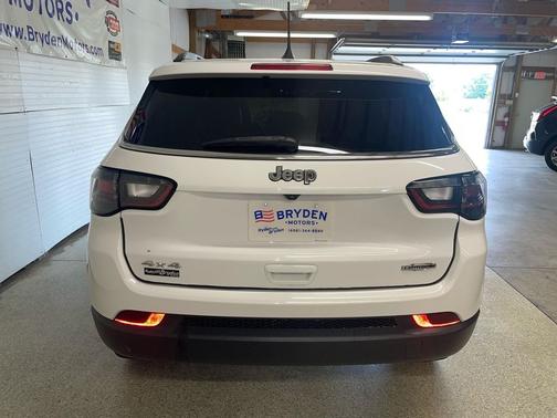 Bright White Clearcoat 2022 Jeep Compass Latitude Lux