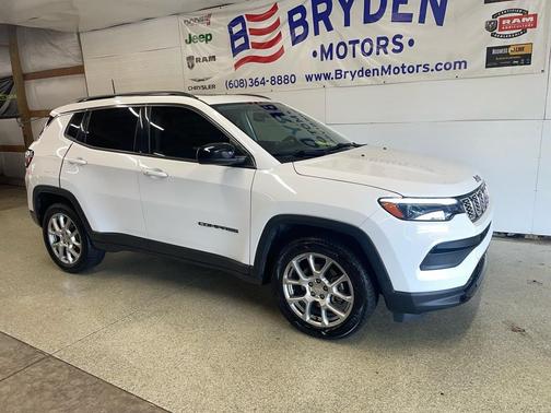 Bright White Clearcoat 2022 Jeep Compass Latitude Lux