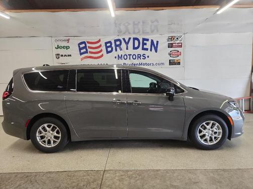 2025 Chrysler Pacifica L