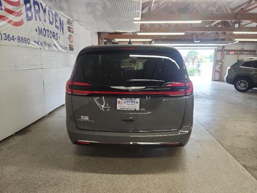 2025 Chrysler Pacifica L