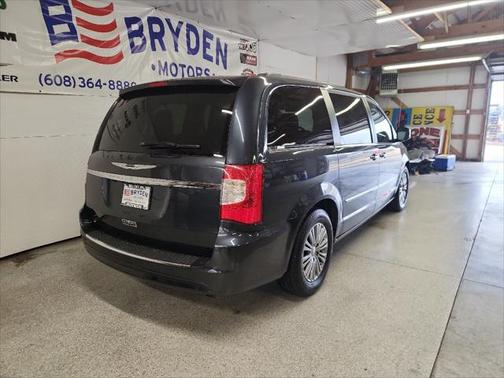 2014 Chrysler Town & Country Touring-L