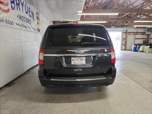2014 Chrysler Town & Country Touring-L