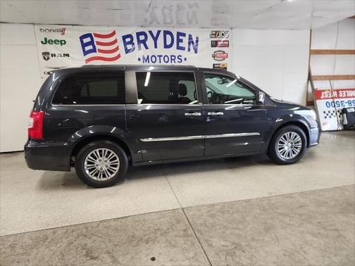 2014 Chrysler Town & Country Touring-L