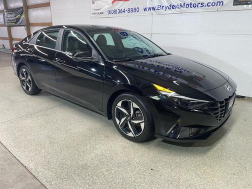 2022 Hyundai ELANTRA Limited