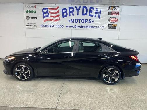 2022 Hyundai ELANTRA Limited