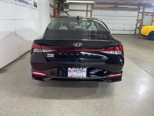 2022 Hyundai ELANTRA Limited