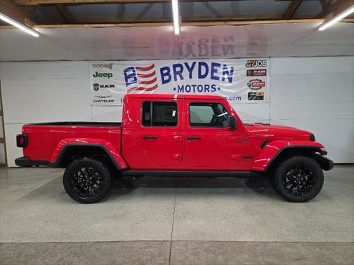 2025 Jeep Gladiator Nighthawk