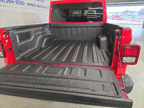 2025 Jeep Gladiator Nighthawk