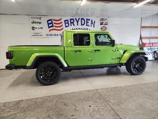 2025 Jeep Gladiator Nighthawk