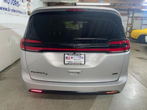 2026 Chrysler Pacifica L