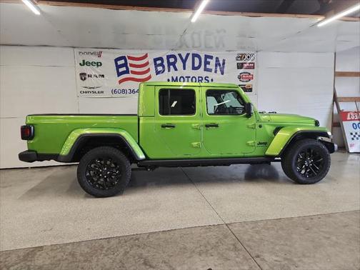 2025 Jeep Gladiator Nighthawk