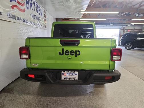 2025 Jeep Gladiator Nighthawk