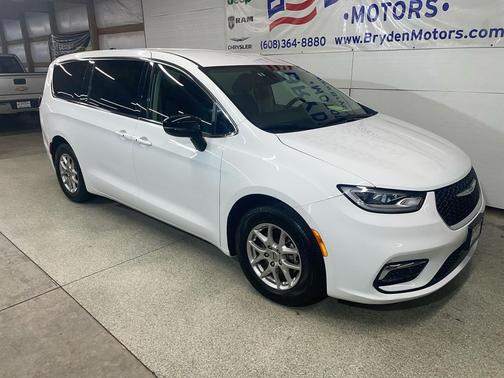 Bright White Clearcoat 2024 Chrysler Pacifica Touring L