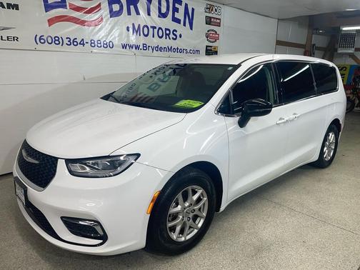 Bright White Clearcoat 2024 Chrysler Pacifica Touring L