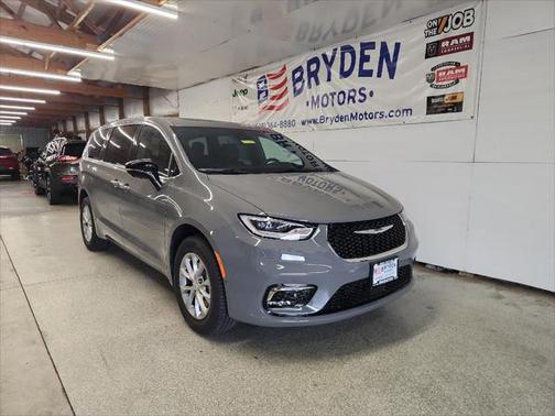 2025 Chrysler Pacifica L