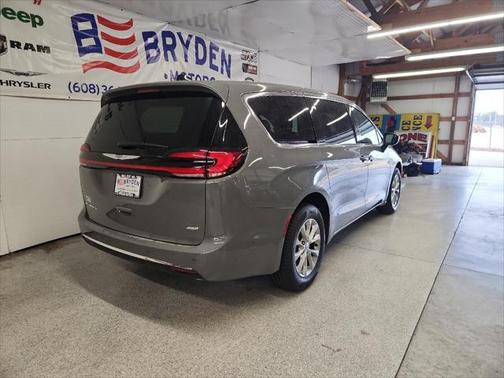 2025 Chrysler Pacifica L