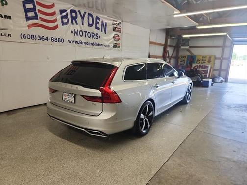2018 Volvo V90 T6 R-Design
