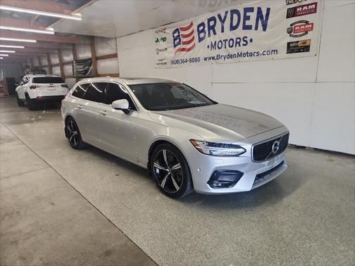 2018 Volvo V90 T6 R-Design