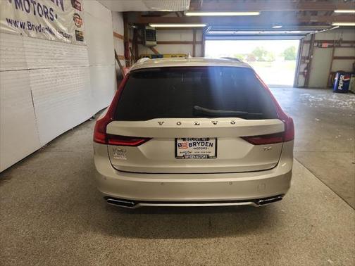 2018 Volvo V90 T6 R-Design