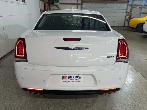 2023 Chrysler 300 Touring