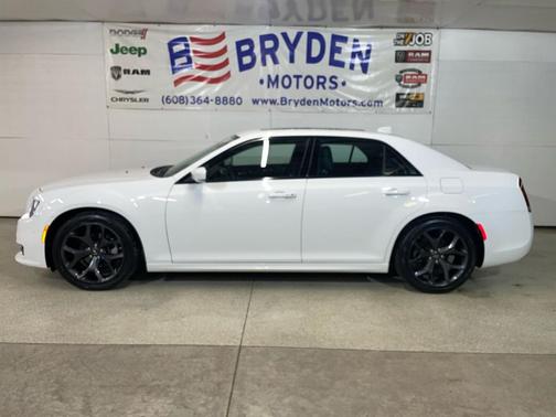 2023 Chrysler 300 Touring