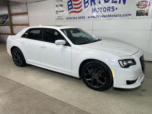 2023 Chrysler 300 Touring