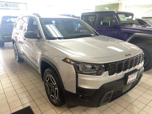 Silver Zynith Clearcoat 2026 Jeep Cherokee Laredo 4x4