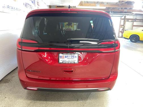 2026 Chrysler Pacifica L