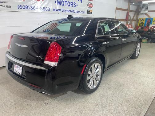 2017 Chrysler 300C Base