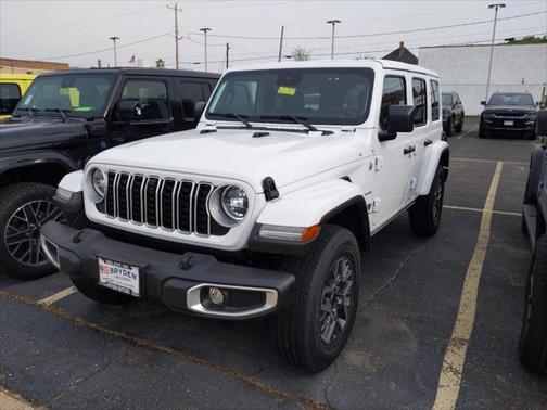 2024 Jeep Wrangler 4-Door Sahara 4x4