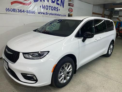 Bright White Clearcoat 2026 Chrysler Pacifica L