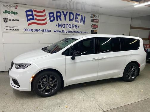 2026 Chrysler Pacifica L