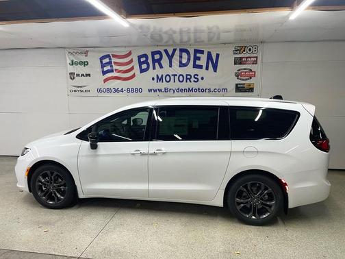 2026 Chrysler Pacifica L